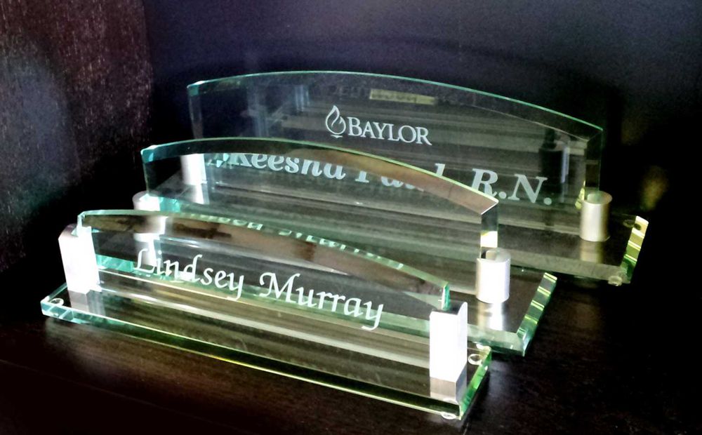 Top Employee Name Plaques For The Office Allogram