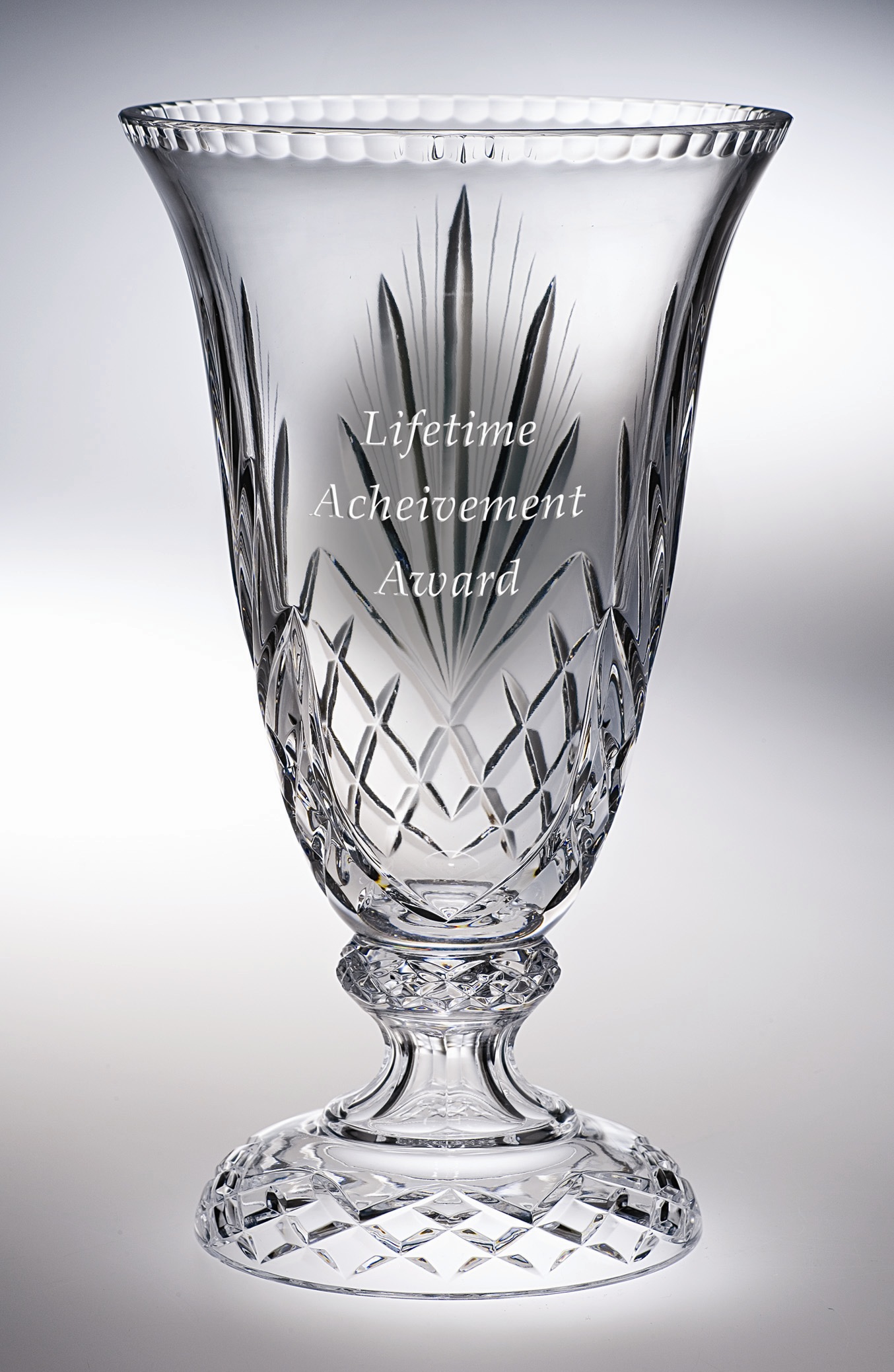 Having trouble choosing a corporate gift? Our collection of crystal vases may be the usable gift you’ve been looking for.