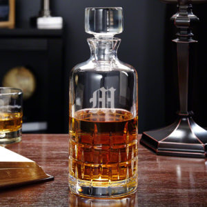 Looking for a gift that’s sophisticated, usable, and personal? Learn why a personalized decanter is the perfect gift for drinkers and non-drinkers alike. 