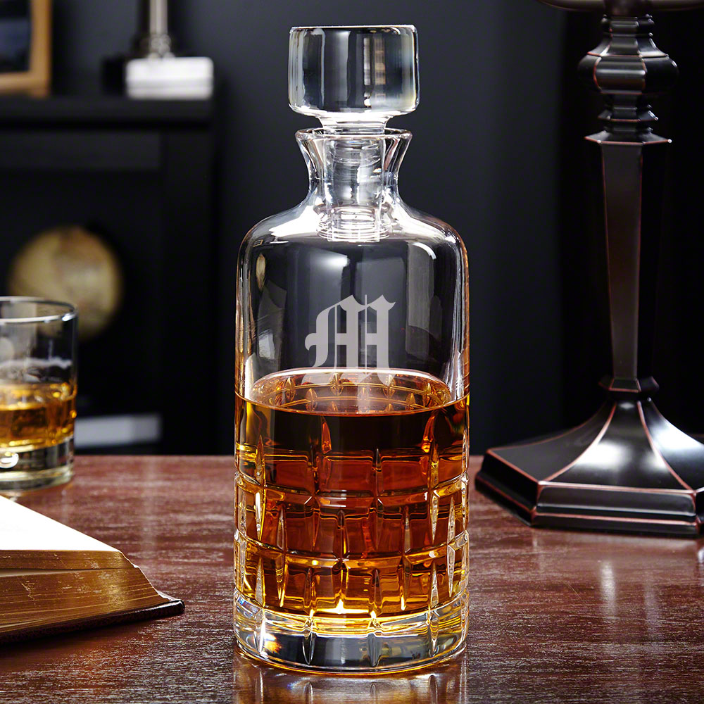 Looking for a gift that’s sophisticated, usable, and personal? Learn why a personalized decanter is the perfect gift for drinkers and non-drinkers alike.